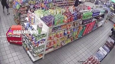 Zloději na Štědrý den vyrvali bankomat ze 7-Eleven a ujeli