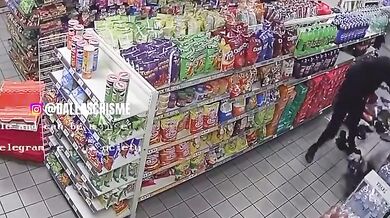 Zloději na Štědrý den vyrvali bankomat ze 7-Eleven a ujeli