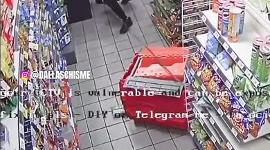 Zloději na Štědrý den vyrvali bankomat ze 7-Eleven a ujeli