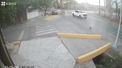 Vážná dopravní nehoda v Chimbasu: Motocyklista utrpěl těžké poranění hlavy