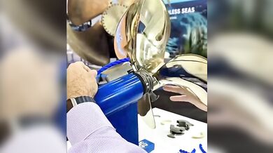 Guillotinová ochrana lodních šroubů: systém Spurs účinně řeže lana i sítě