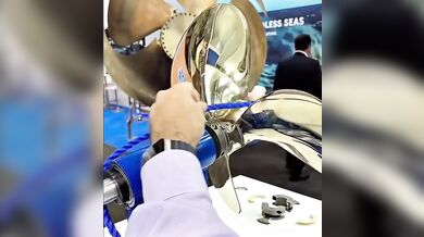 Guillotinová ochrana lodních šroubů: systém Spurs účinně řeže lana i sítě