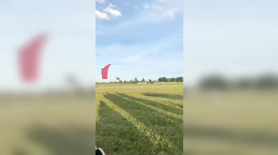 Tvrdé a bolestivé přistání při skydivingu