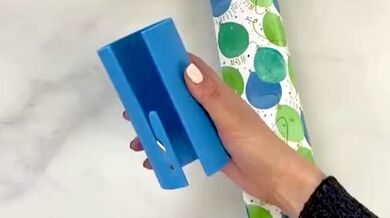 Perfektní pomůcka na balící papír