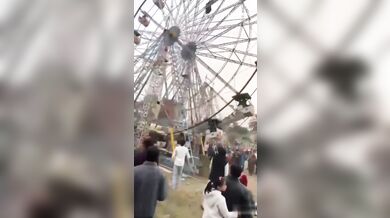 Zřícení sedačky ruského kola i s lidmi