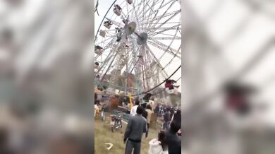 Zřícení sedačky ruského kola i s lidmi