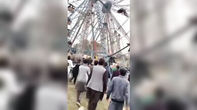 Zřícení sedačky ruského kola i s lidmi