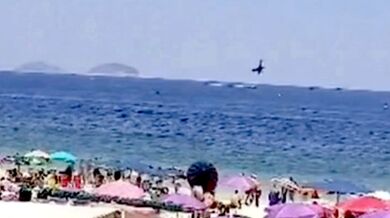 Reklamní letadlo se zřítilo do moře u pláže Copacabana