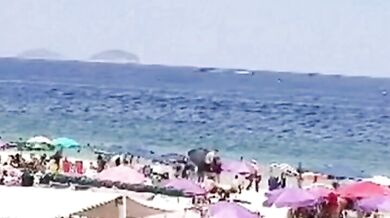 Reklamní letadlo se zřítilo do moře u pláže Copacabana