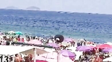 Reklamní letadlo se zřítilo do moře u pláže Copacabana