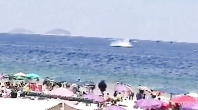 Reklamní letadlo se zřítilo do moře u pláže Copacabana