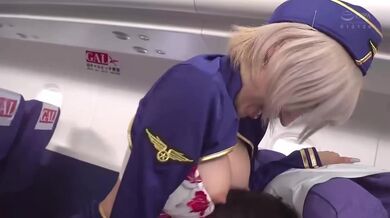 Letadlo plné vášnivých asijských letušek