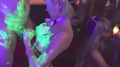 Letadlo plné vášnivých asijských letušek