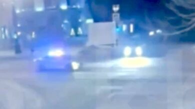 Střet dvou policejních vozidel na křižovatce