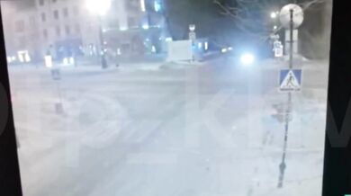 Střet dvou policejních vozidel na křižovatce