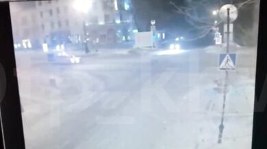 Střet dvou policejních vozidel na křižovatce