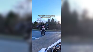 Nepovedené wheelie na mašině