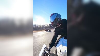 Nepovedené wheelie na mašině