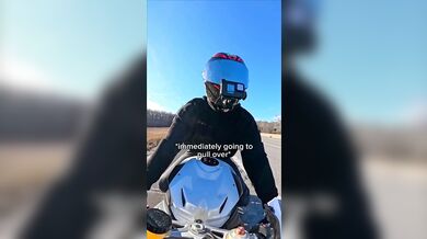 Nepovedené wheelie na mašině