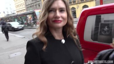 MILF z ulice šuká za rychlý prachy