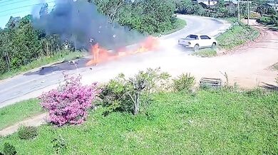 Extrémní ohnivá motonehoda