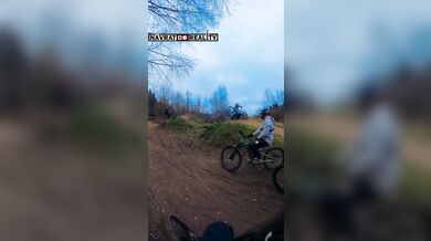 Bolestivá nehoda při skoku na kole