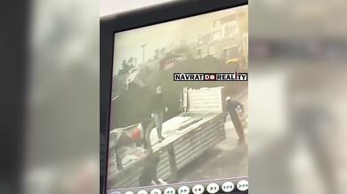 Dělníka při vykládce kamionu zasáhl blesk