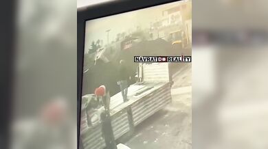 Dělníka při vykládce kamionu zasáhl blesk