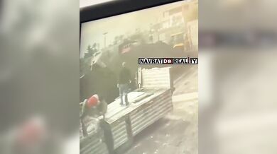 Dělníka při vykládce kamionu zasáhl blesk