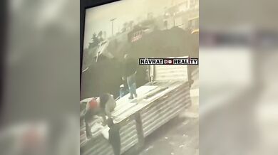 Dělníka při vykládce kamionu zasáhl blesk