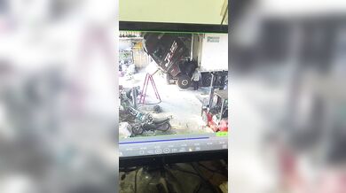 Nebezpečný moment při opravě tahače