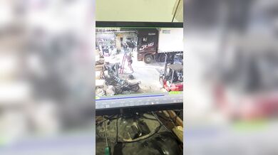 Nebezpečný moment při opravě tahače