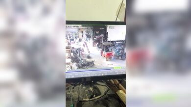 Nebezpečný moment při opravě tahače