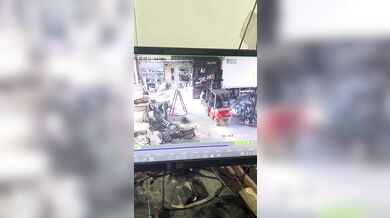 Nebezpečný moment při opravě tahače