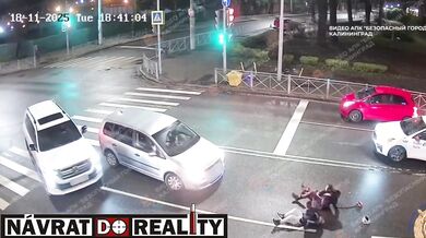 Řidič Volkswagenu srazil chodce na přechodu