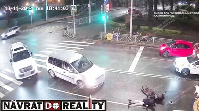 Řidič Volkswagenu srazil chodce na přechodu