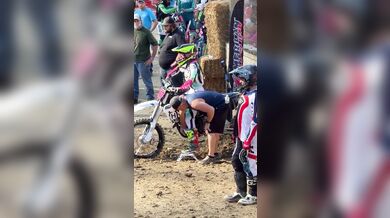 Děsivá nehoda v ženské třídě na americkém hillclimbovém šampionátu