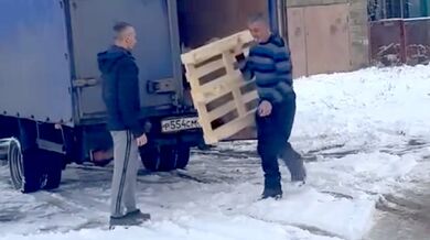 Stylové vyjetí na motorce z dodávky