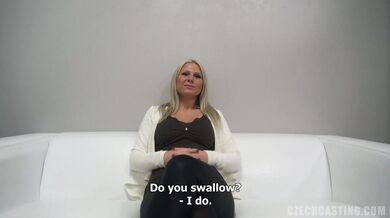 20letá amatérka Vanda šuká anál na castingu