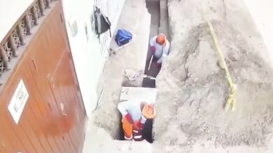 Dělník zůstal uvězněn po zřícení betonové konstrukce při rekonstrukci