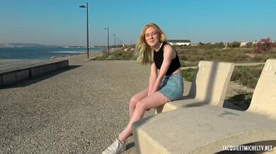 Charlotte dostane anální penetraci