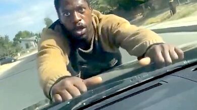 Jak sundat černocha z kapoty