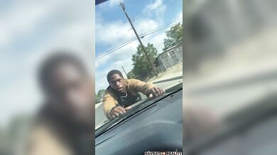 Jak sundat černocha z kapoty