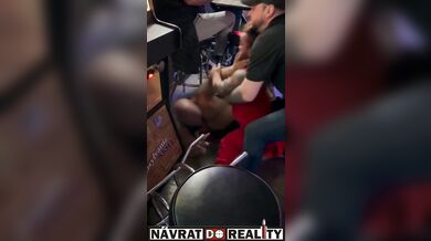 Malá rvačka v baru