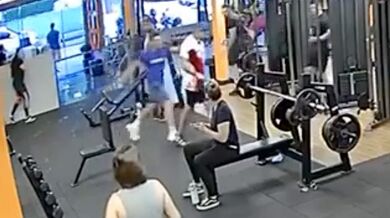 Vražda v posilovně: Muž ubodán po hádce na parkovišti