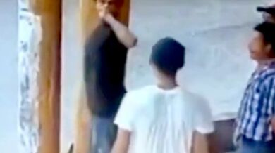 Vtipný konflikt dvou agresorů