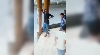 Vtipný konflikt dvou agresorů