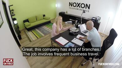 Blondýnka Angel Wicky ošukaná v kanceláři v práci