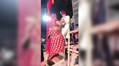 Zde přichází manželka...