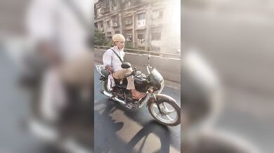 Motorkář bez rukou